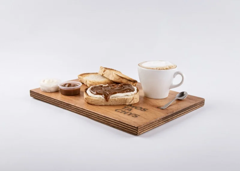 Infusión con tostadas